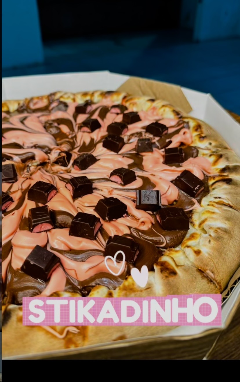 stikadinho + bisnaga de morango